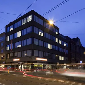 Easyhotel Centre South מלון