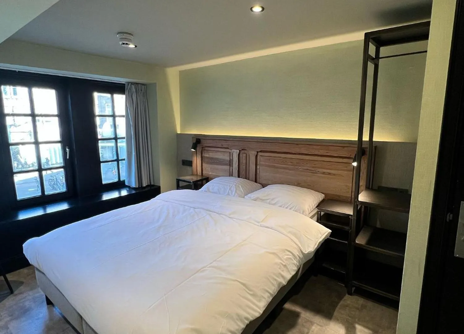 **  Amigo Hotel أمستردام هولندا